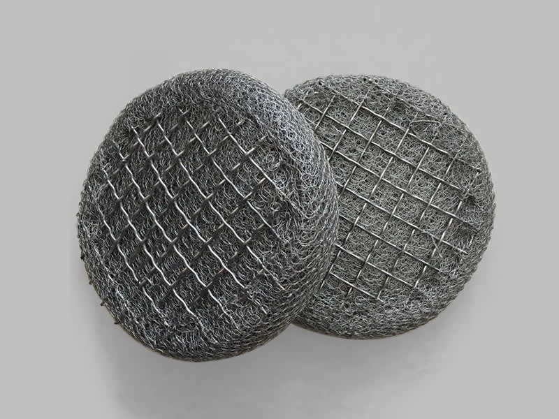 Demister pads with top & bottom support mesh